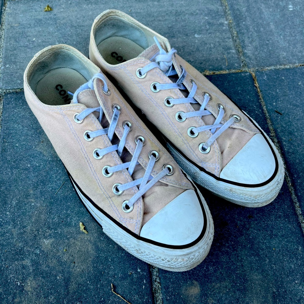 CONVERSE Chuck Taylor All Star Lifts Low Top - Size 8